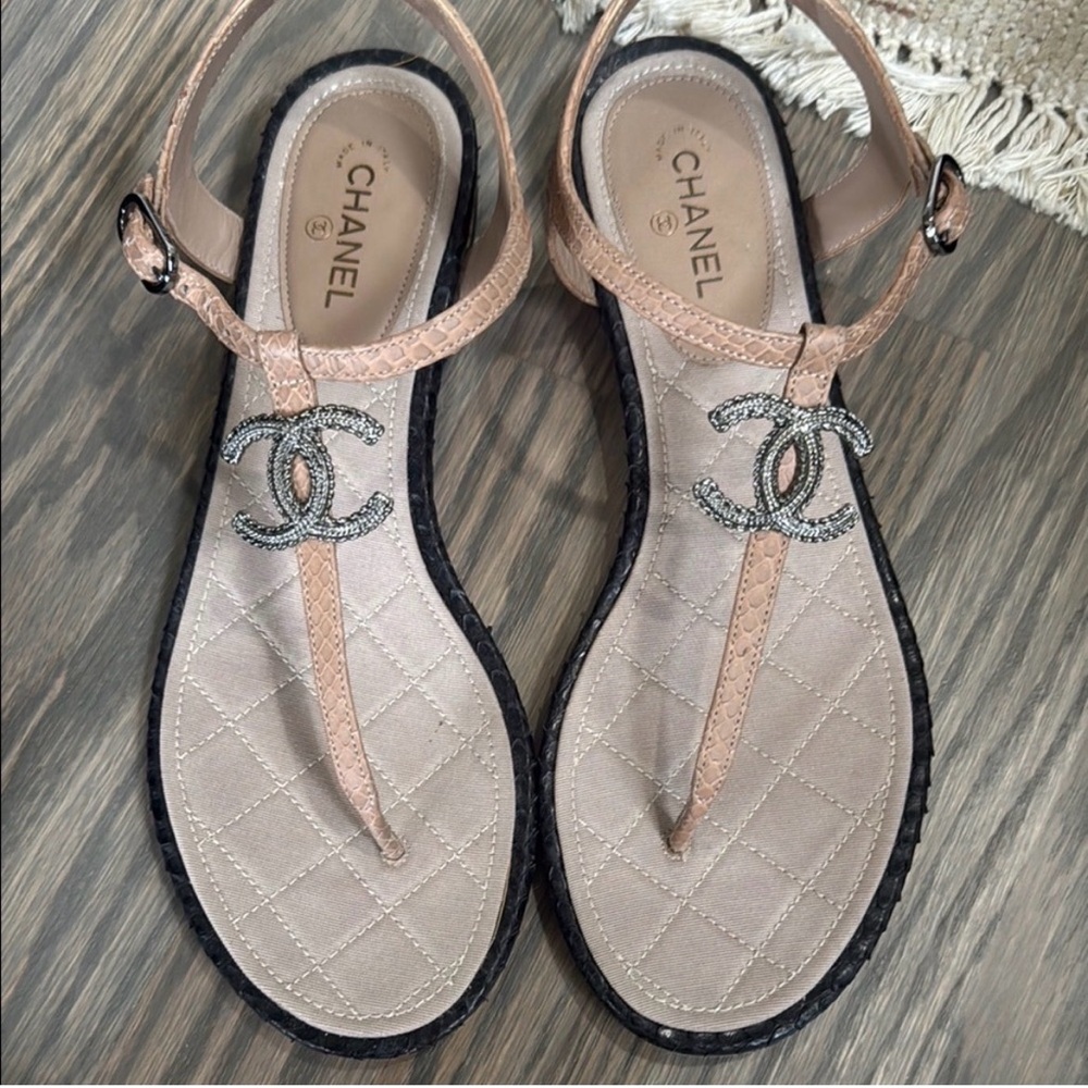 Chanel beige sandals 38.5